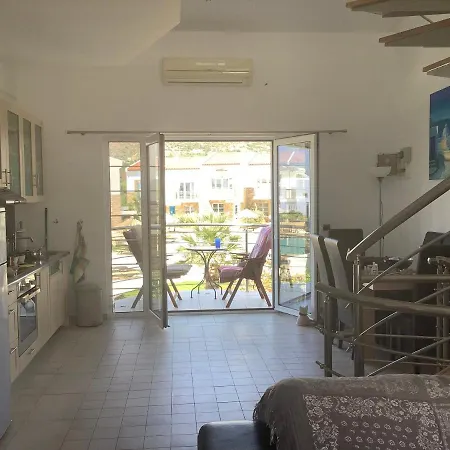 Apartment Grapevines