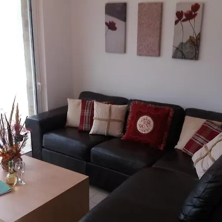 Apartment Grapevines